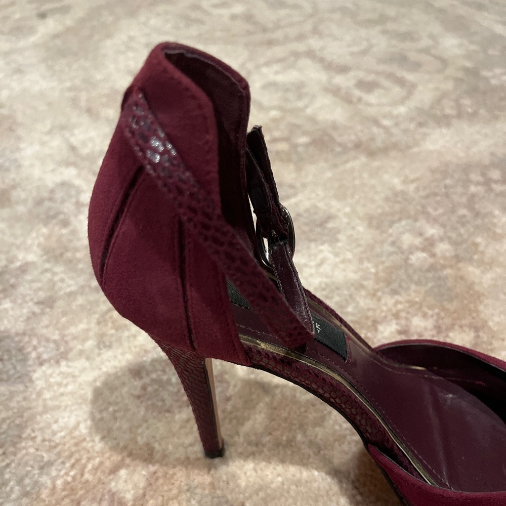 Heels - Picture 3 of 4